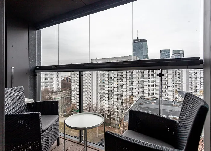 P&o Mennica Viii * Varsó