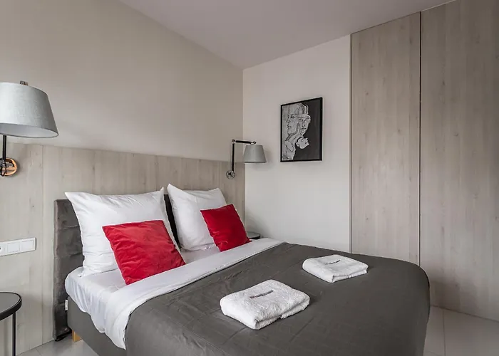 P&o Mennica Viii Apartman *