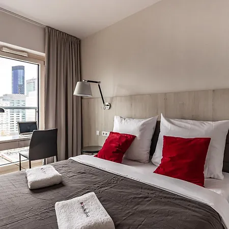 P&o Mennica Viii Apartamento